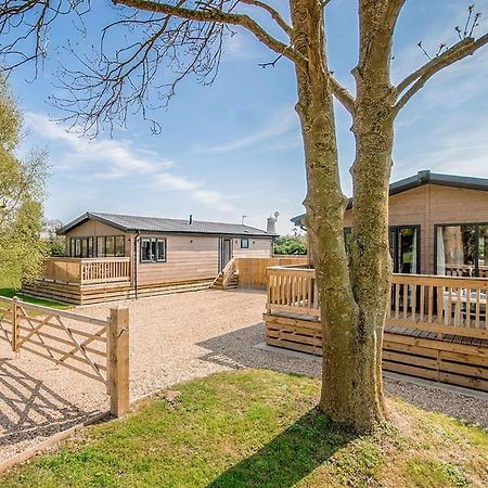 Hawthorn Glen Lodges Downham Market Exterior photo